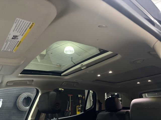 Used 2023 GMC Acadia Denali w/ Denali Ultimate Package image 25