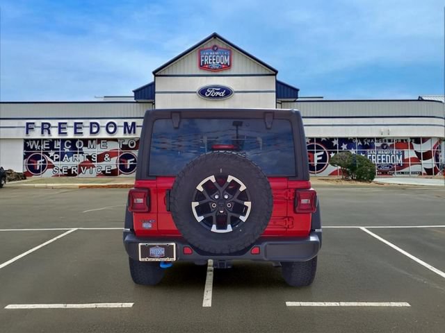 Used 2025 Jeep Wrangler Unlimited Rubicon 4xe w/ Convenience Group AWD/4WD image 6