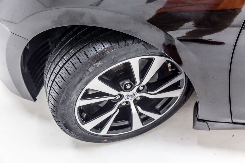 Used 2018 Nissan Maxima Platinum image 10