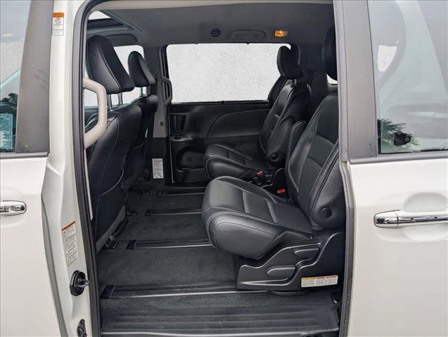 Used 2019 Toyota Sienna SE w/ SE Preferred Package AWD/4WD image 19