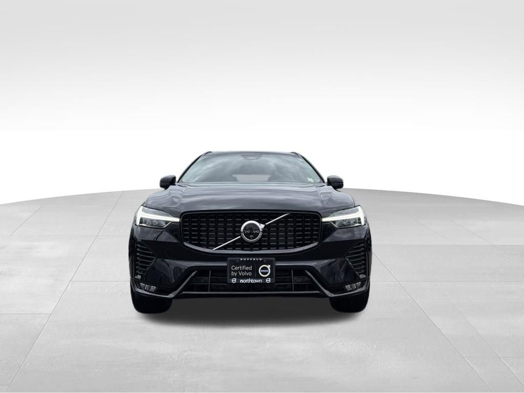 Used 2024 Volvo XC60 B5 Plus w/ Climate Package image 5