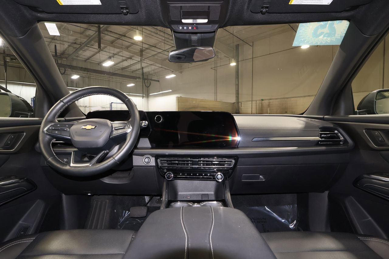 Certified 2025 Chevrolet Traverse LT image 30