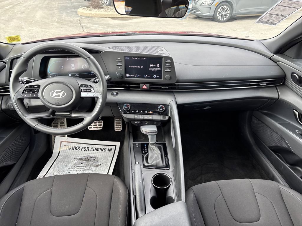 Certified 2025 Hyundai Elantra Sport image 20