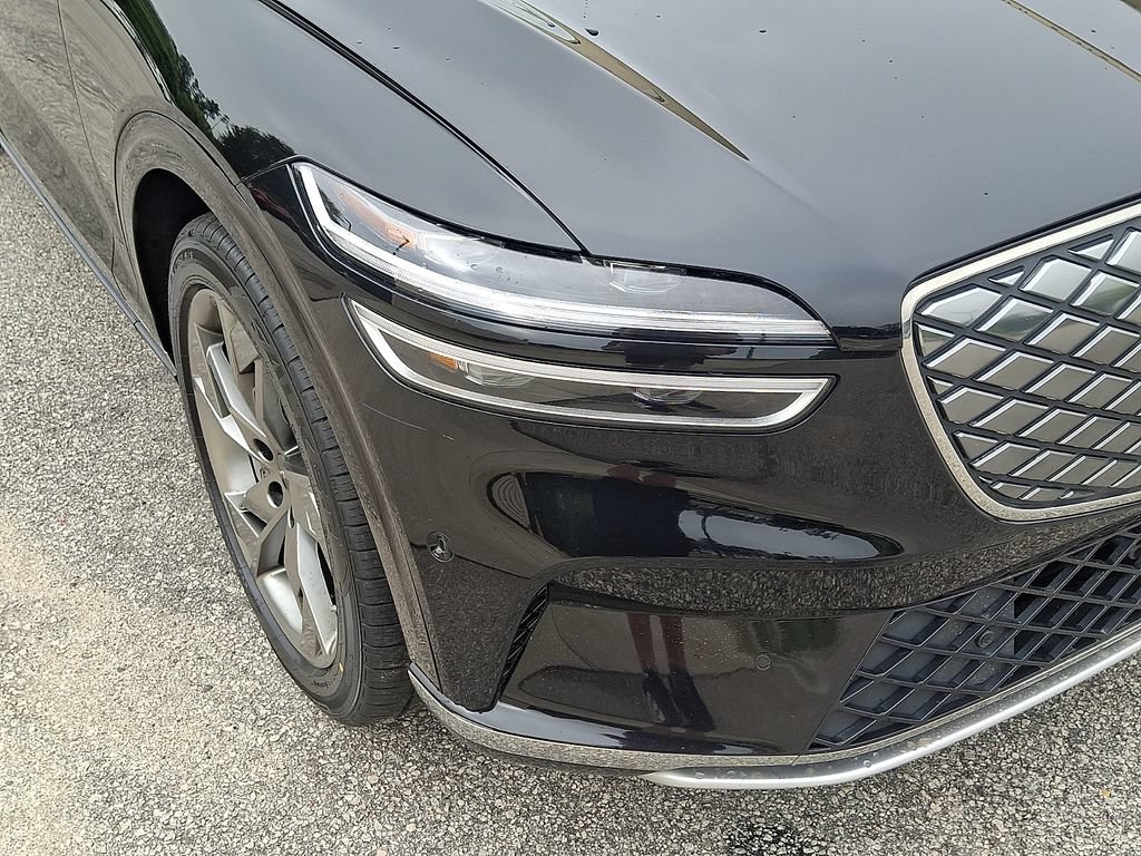 Used 2023 Genesis Electrified GV70 AWD/4WD image 9