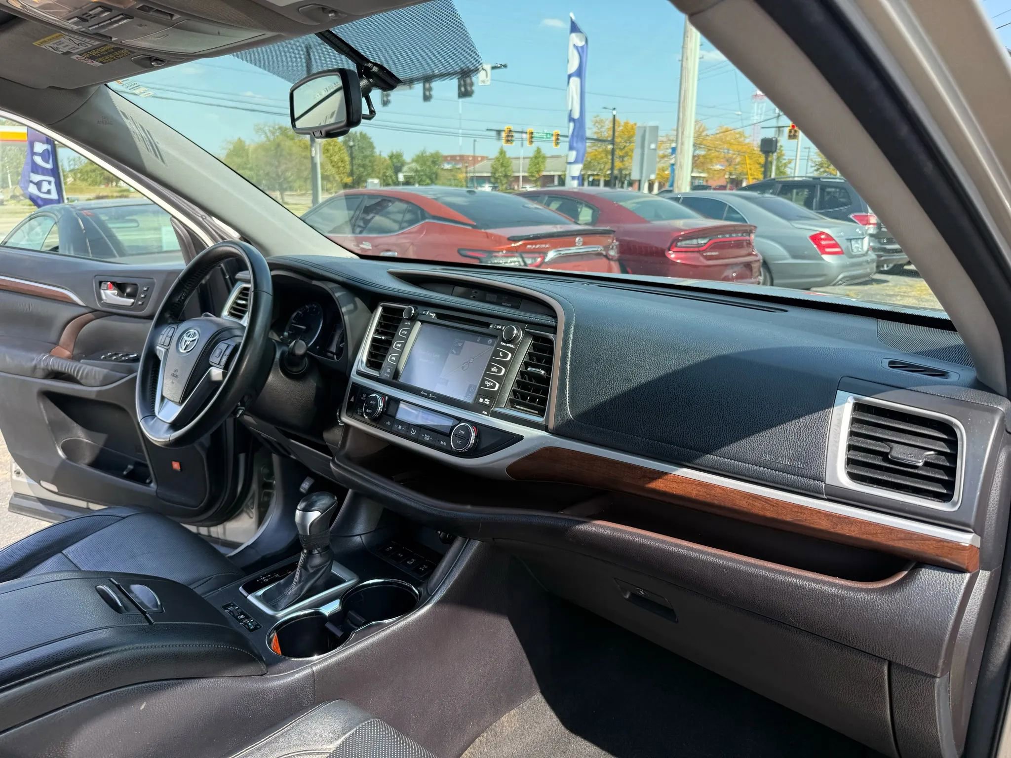 Used 2015 Toyota Highlander Limited AWD/4WD image 26