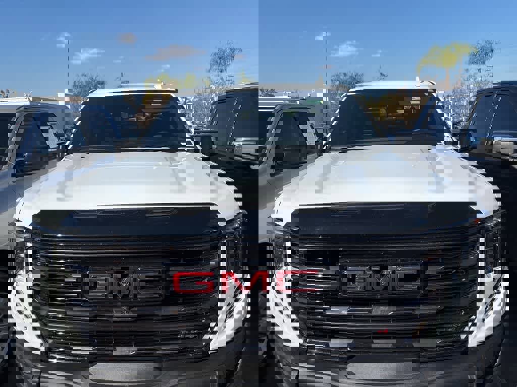 Used 2023 GMC Sierra 1500 AT4X image 2