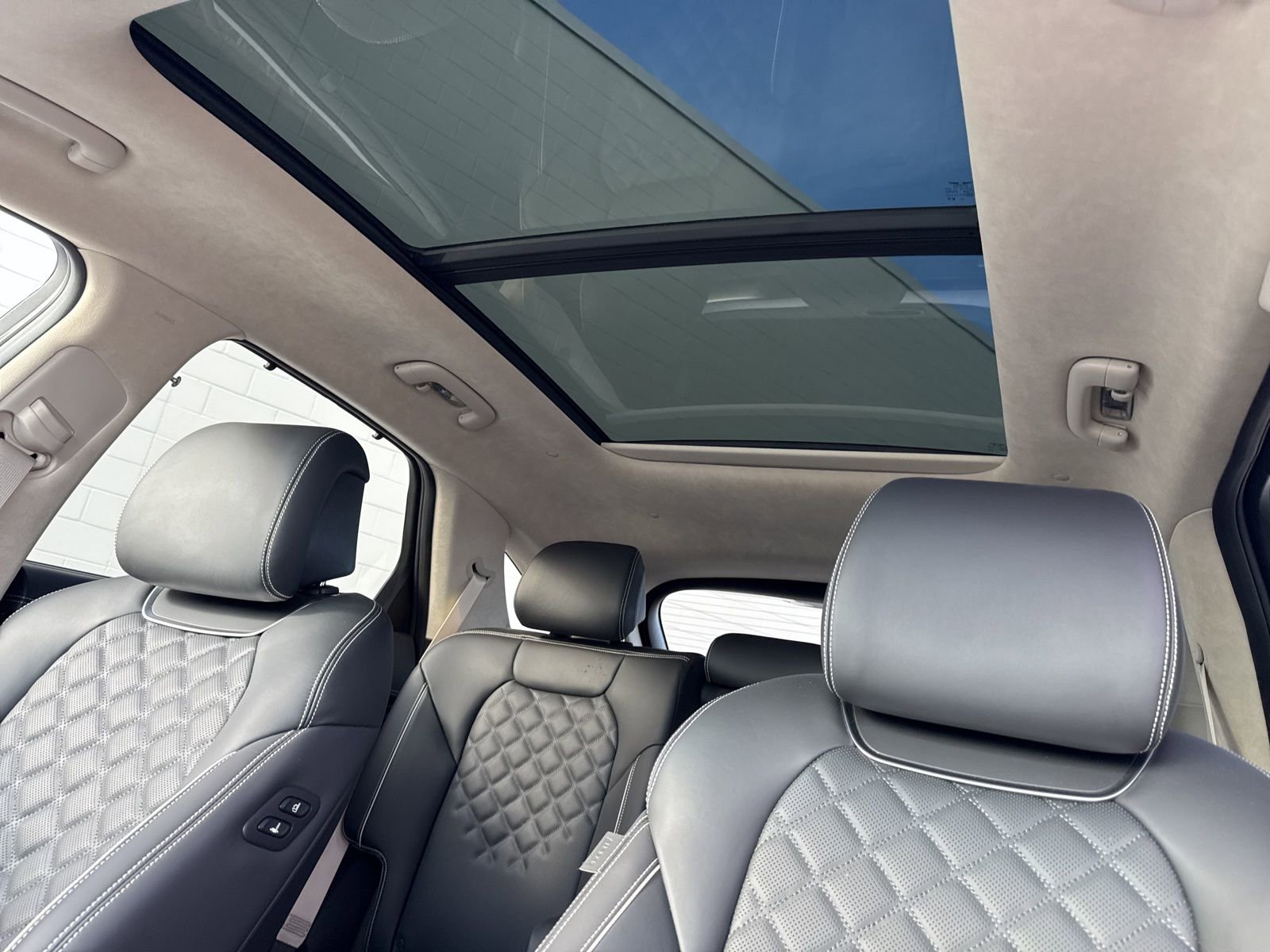 Used 2025 Genesis Electrified GV70 Advanced w/ Prestige Package image 35