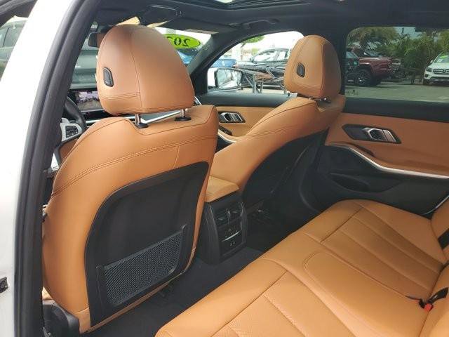 Used 2023 BMW 330i Sedan w/ M Sport Package RWD image 19