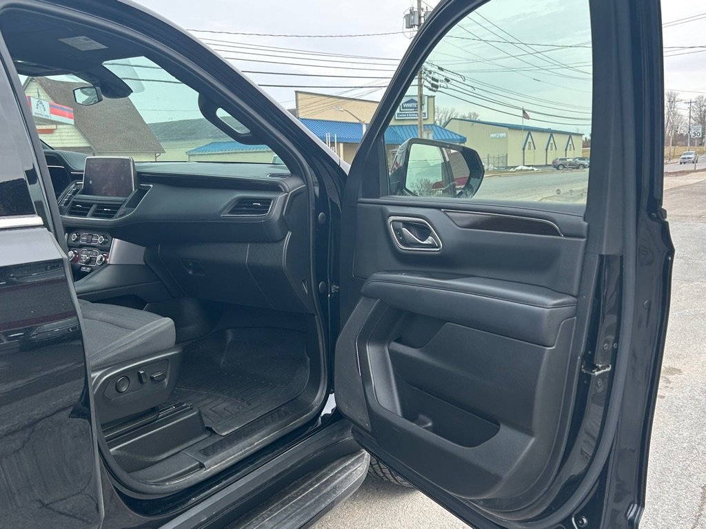 Used 2022 GMC Yukon XL SLE image 16