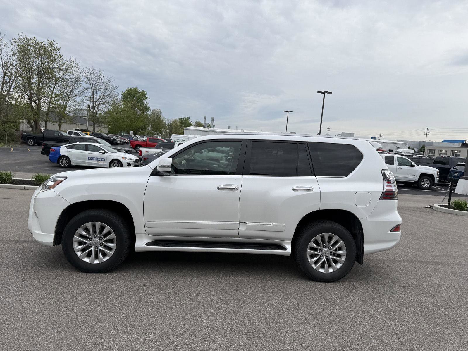 Used 2017 Lexus GX 460 AWD/4WD image 6