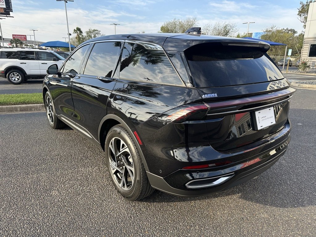 Used 2024 Lincoln Nautilus Premier image 4