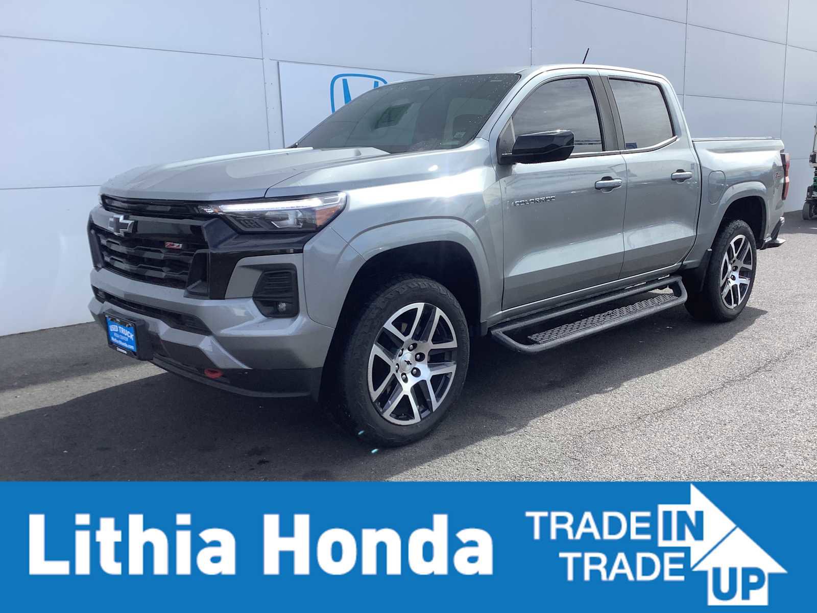 Used 2023 Chevrolet Colorado Z71 w/ Z71 Convenience Package 2 AWD/4WD image 1