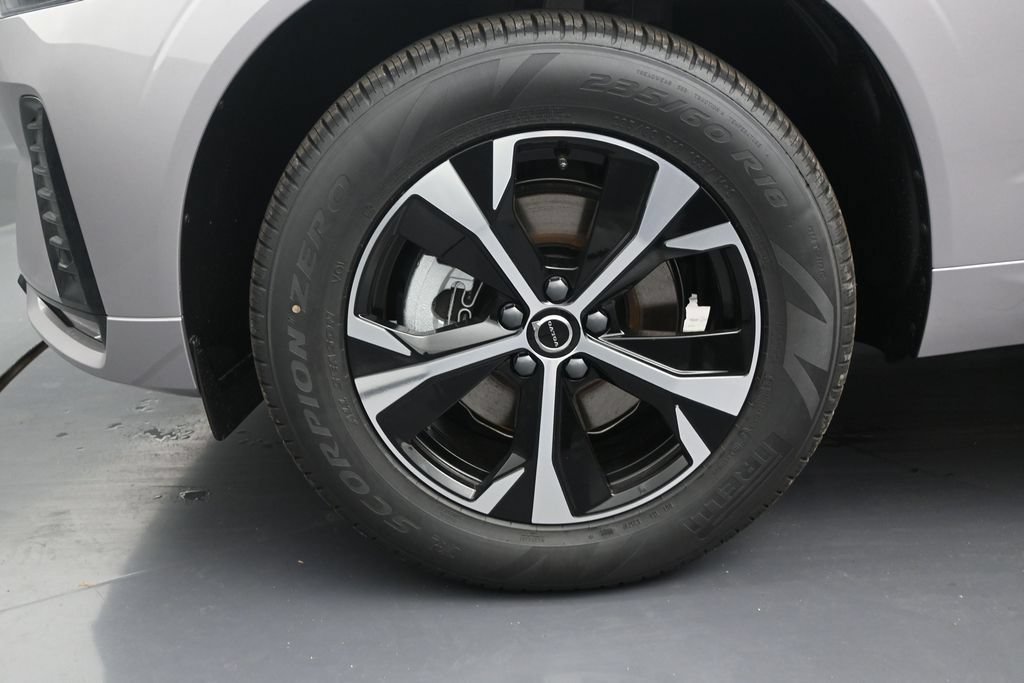 New 2026 Volvo XC60 B5 Core AWD/4WD image 9