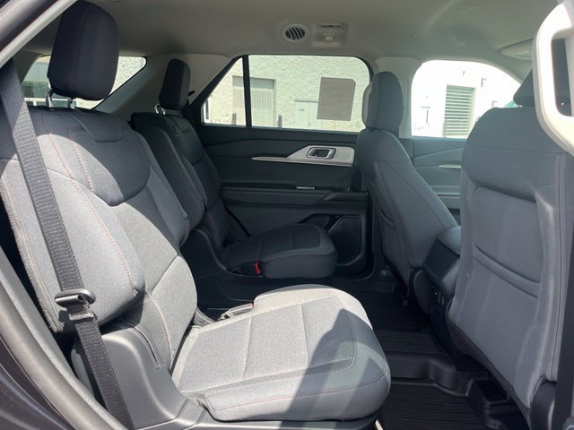 New 2026 Ford Explorer Active RWD image 10