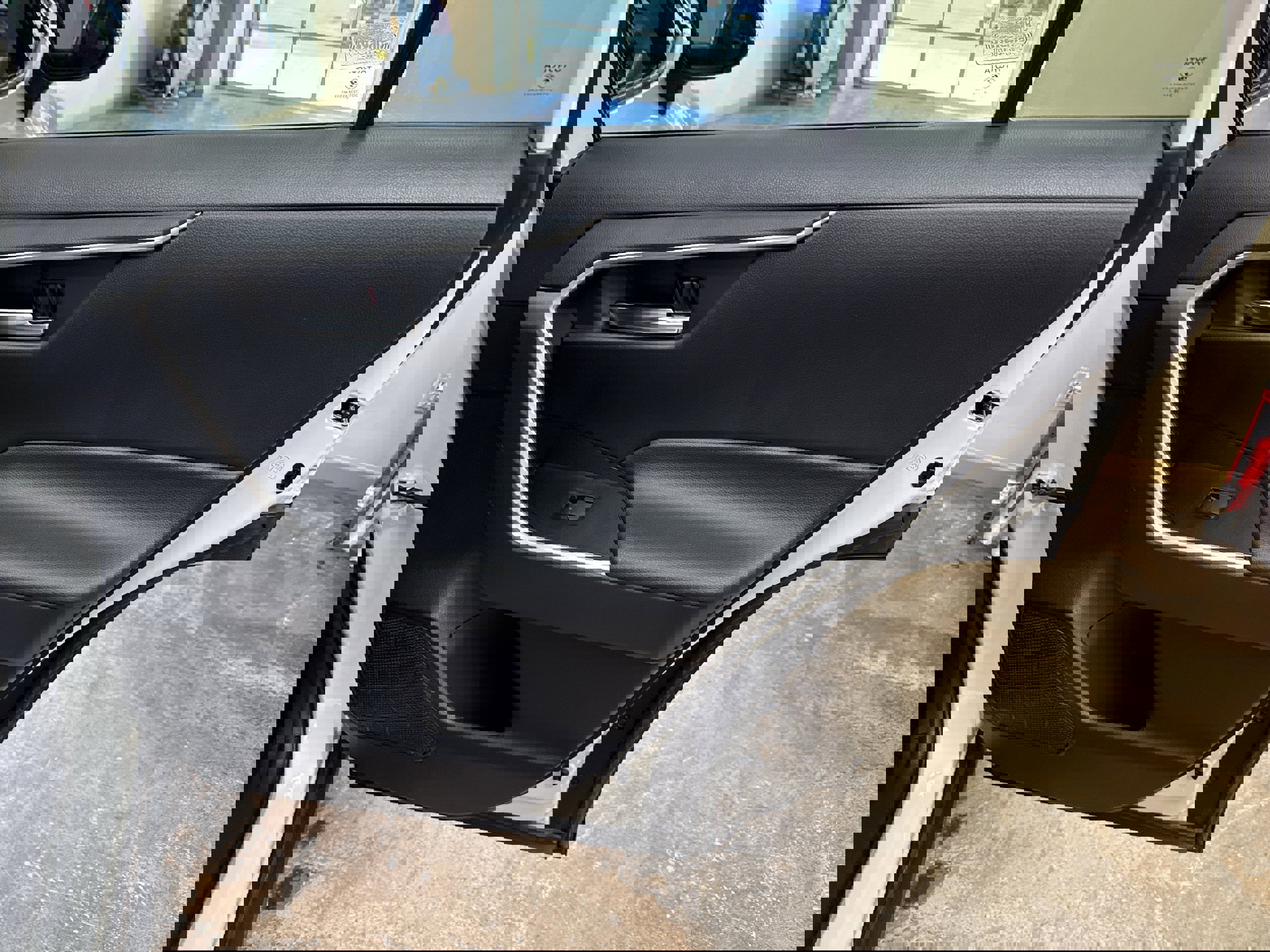 Used 2021 Toyota RAV4 XLE Premium image 20