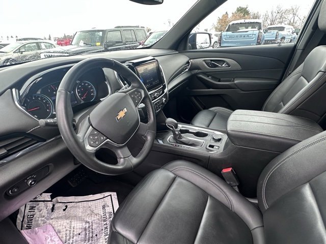Used 2023 Chevrolet Traverse LT image 13