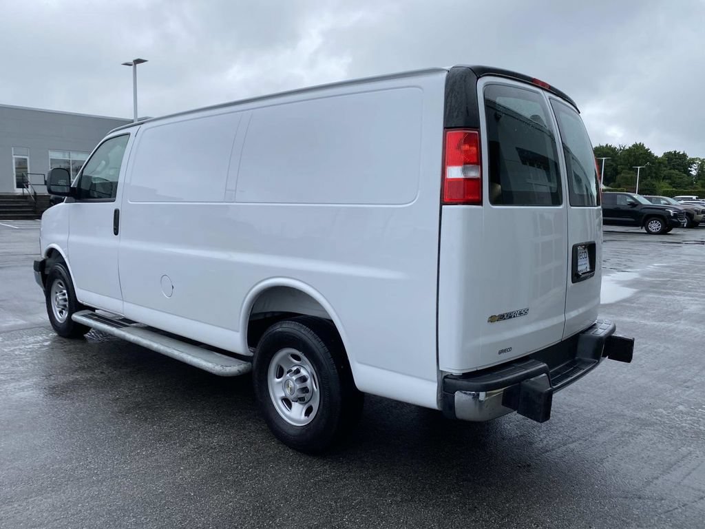 Used 2025 Chevrolet Express 2500 w/ Driver Convenience Package RWD image 7