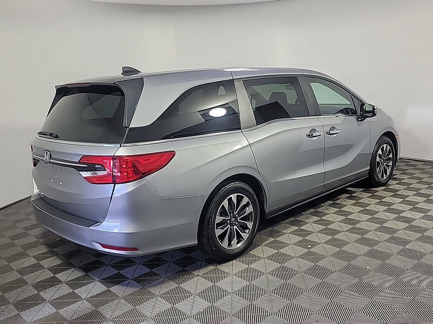 Certified 2023 Honda Odyssey EX-L image 4