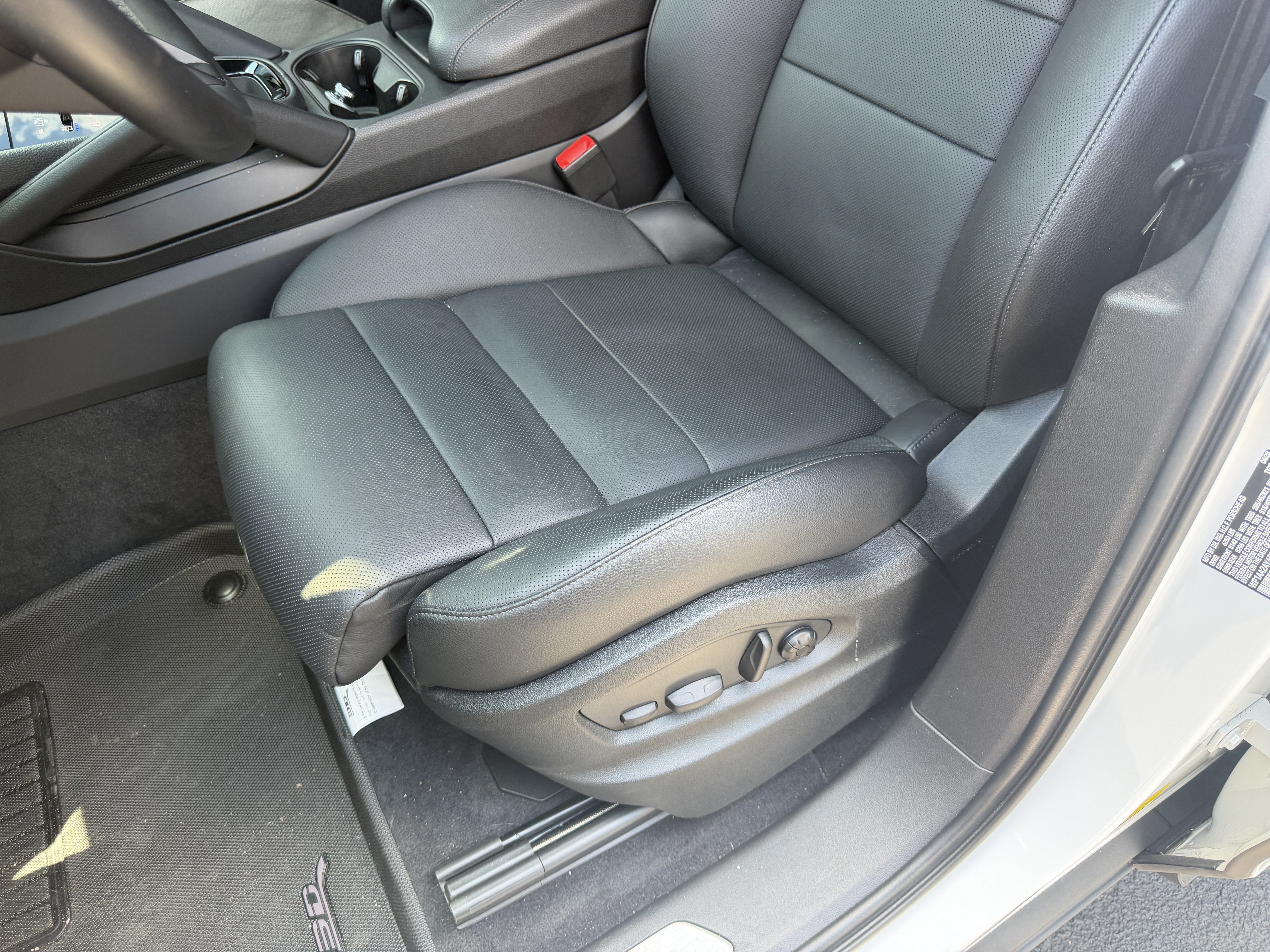 Certified 2024 Porsche Cayenne AWD/4WD image 20
