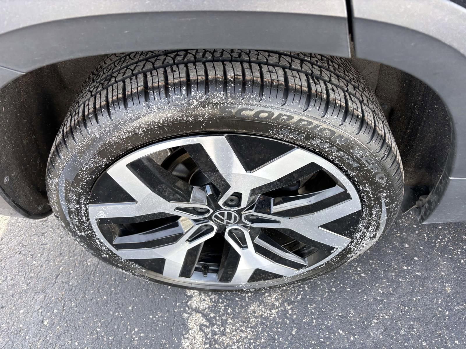 Used 2023 Volkswagen Taos SEL image 10