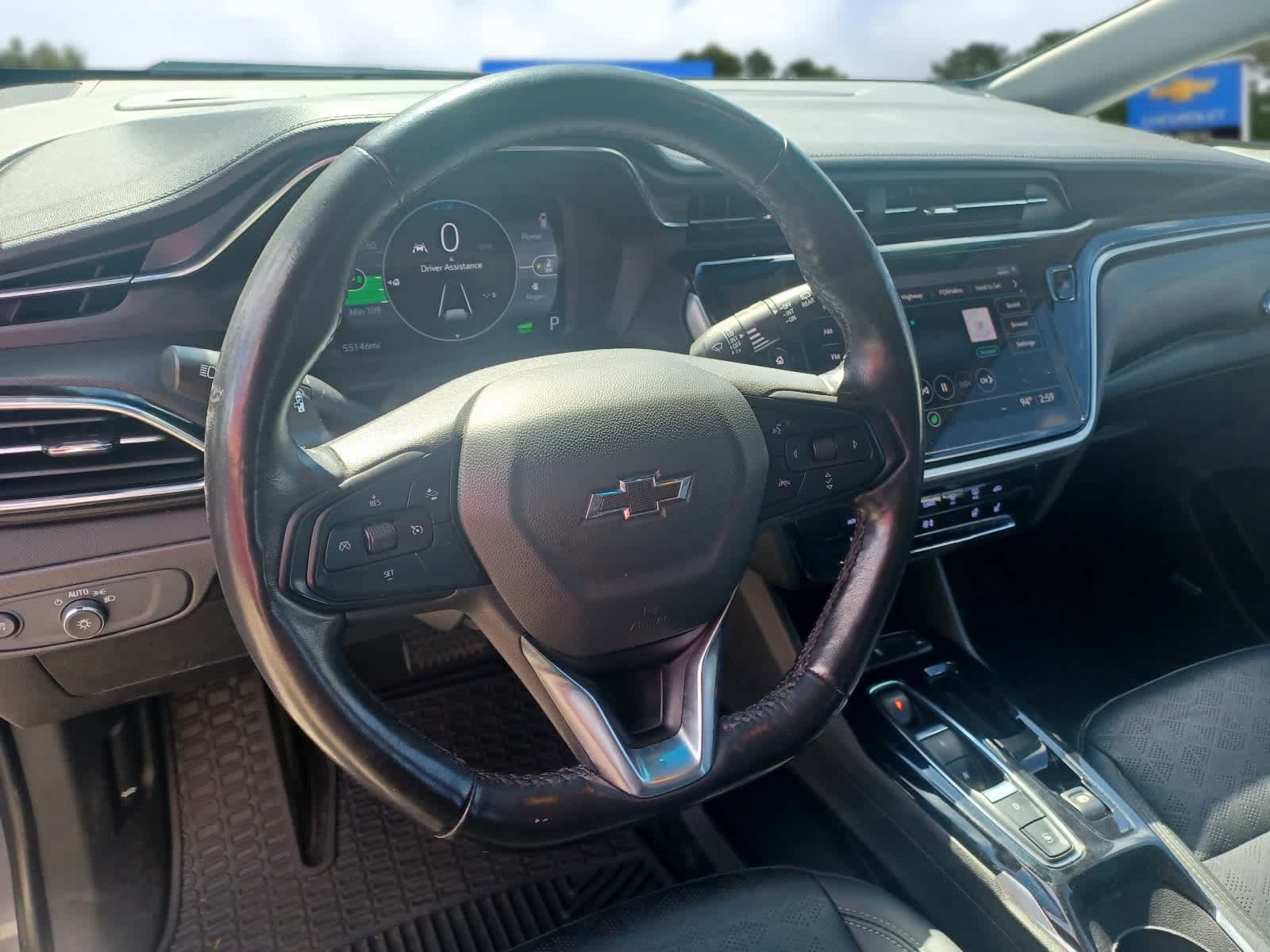 Used 2022 Chevrolet Bolt LT w/ Infotainment Package FWD image 9