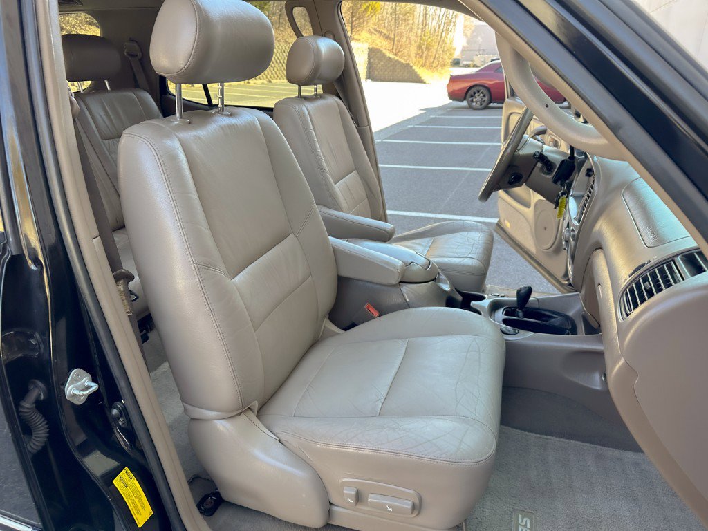 Used 2004 Toyota Sequoia Limited image 30