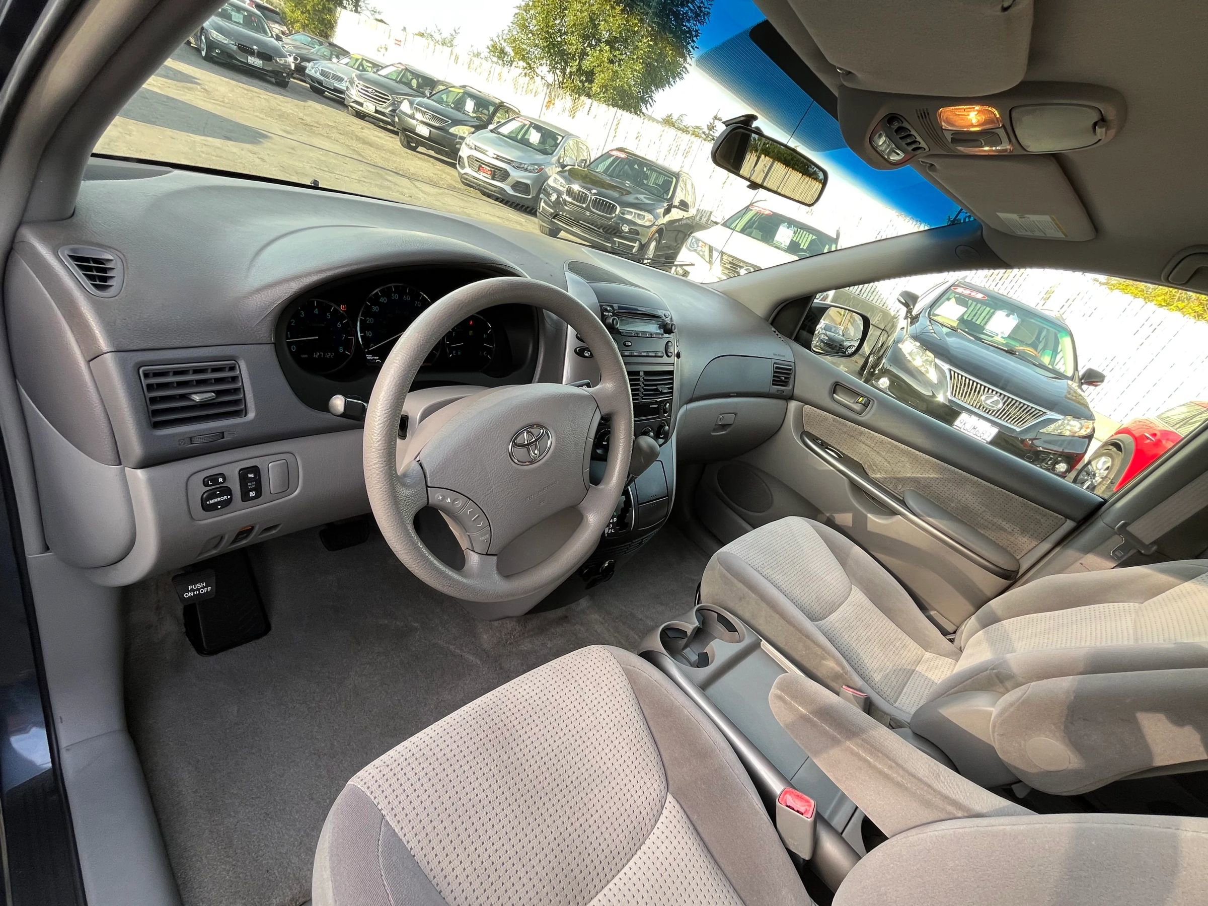 Used 2007 Toyota Sienna LE FWD image 8