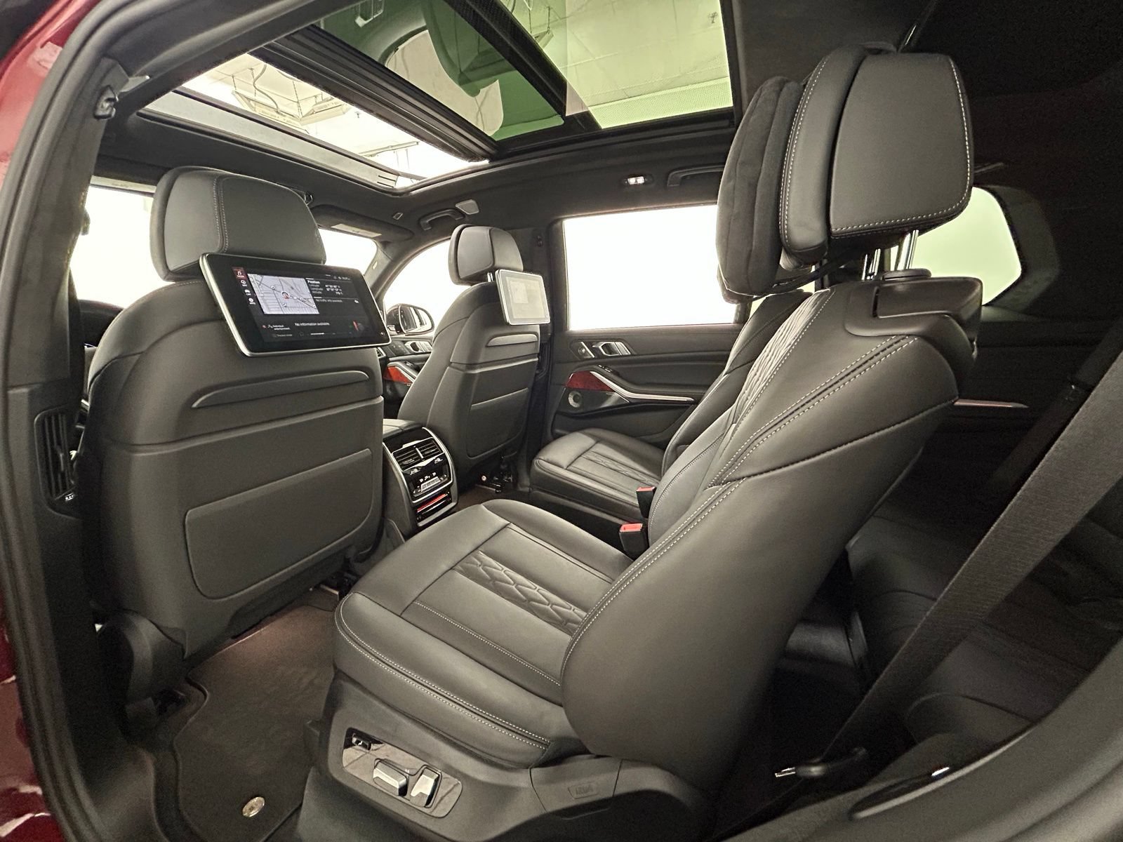 Used 2022 BMW ALPINA XB7 AWD/4WD image 35