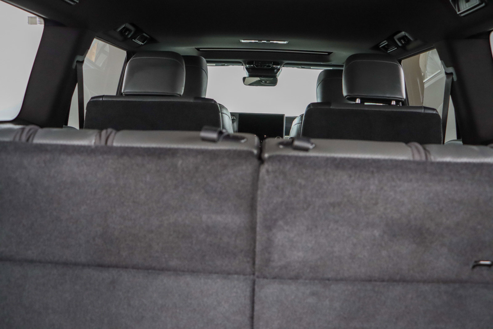 Used 2025 Lexus GX 550 w/ Accessory Package (2T) image 32