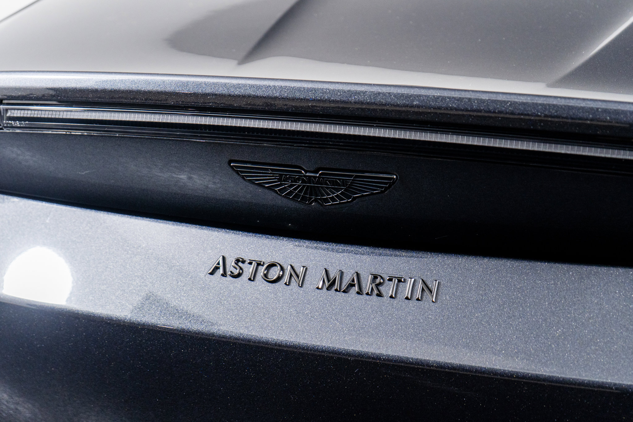 Used 2021 Aston Martin V8 Vantage Roadster image 14