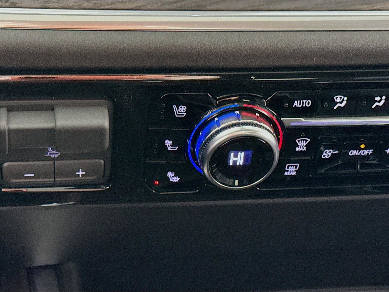 New 2026 GMC Sierra 1500 SLT w/ SLT Premium Plus Package AWD/4WD image 16