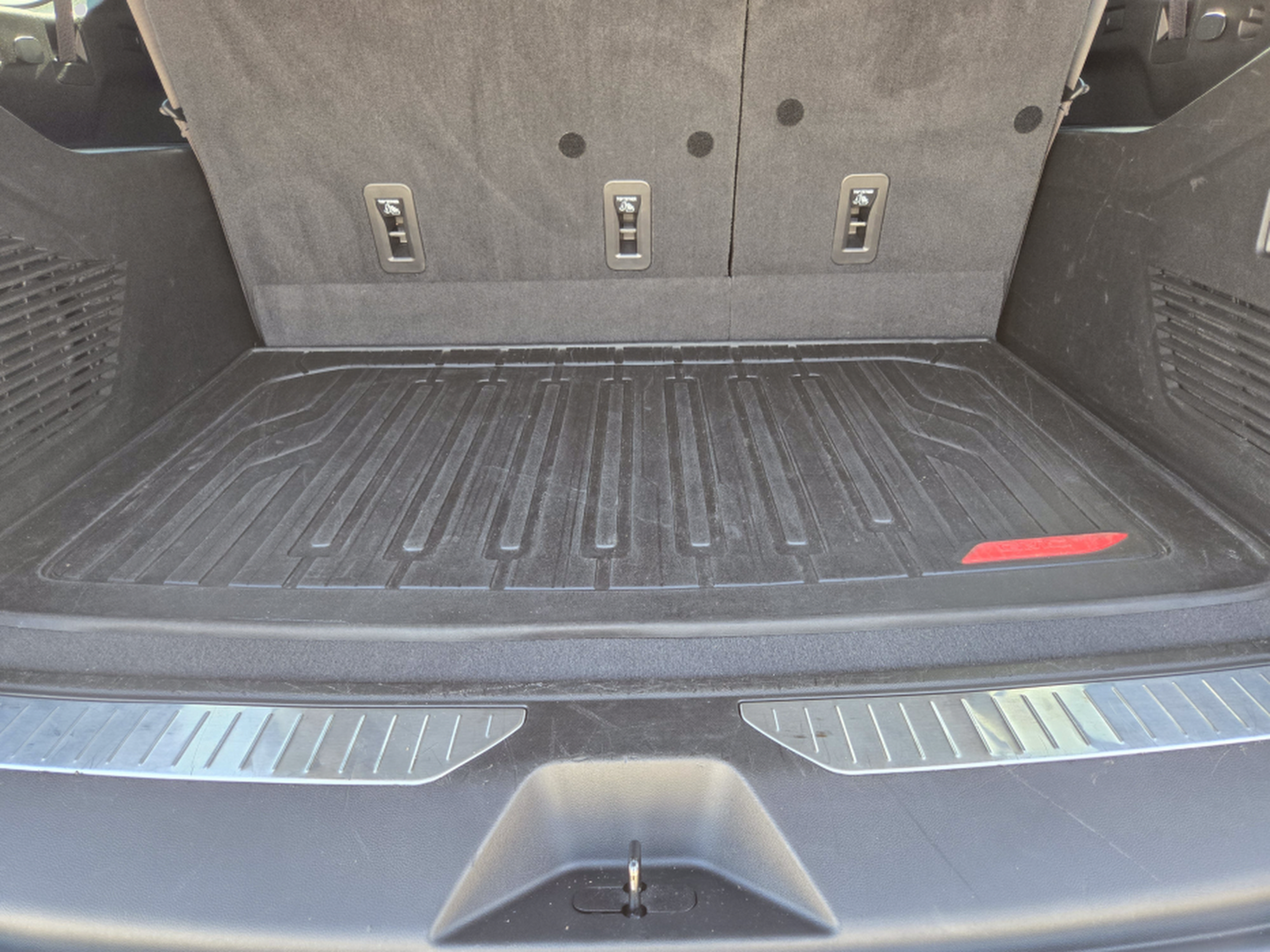 Used 2021 GMC Yukon XL Denali AWD/4WD image 29