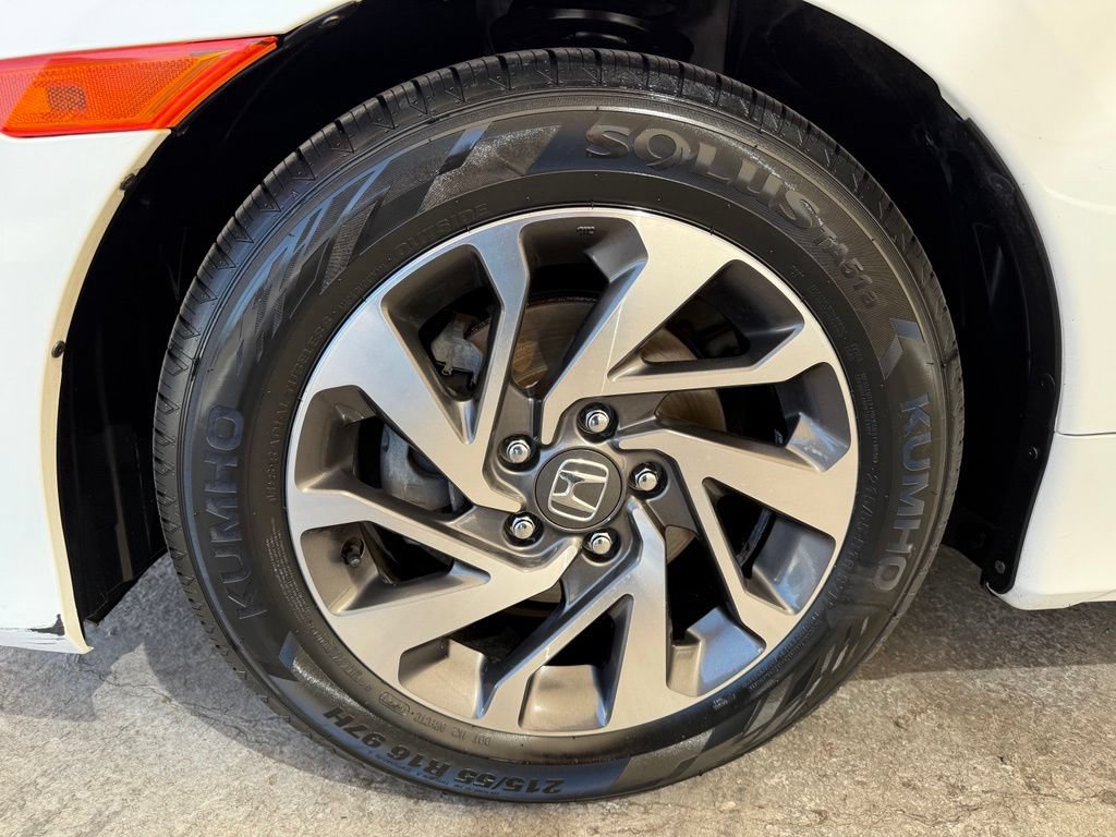 Used 2018 Honda Civic EX image 3