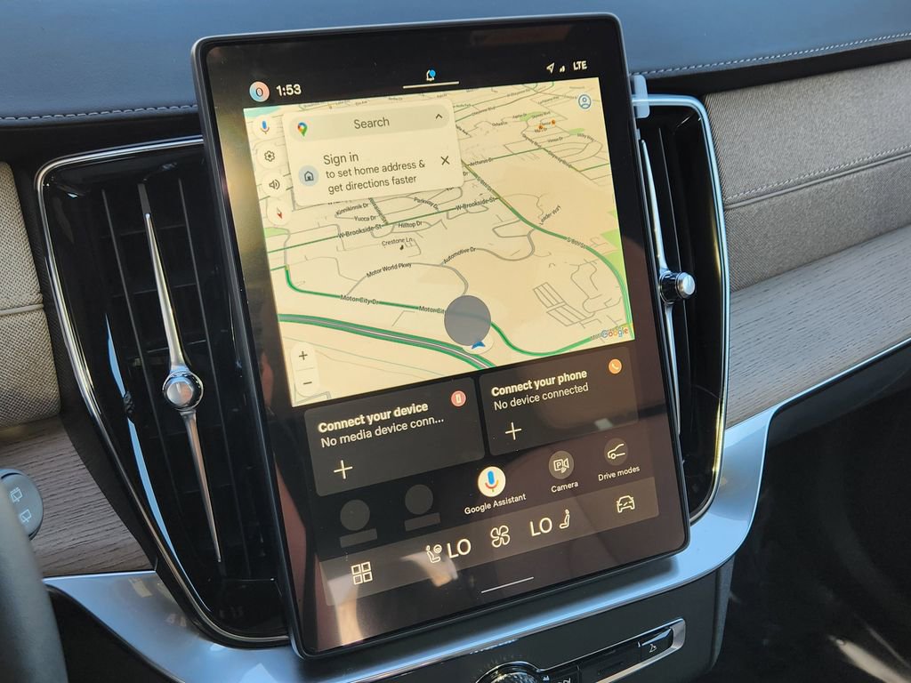 New 2026 Volvo XC90 T8 Plus w/ Protection Package Premier image 8