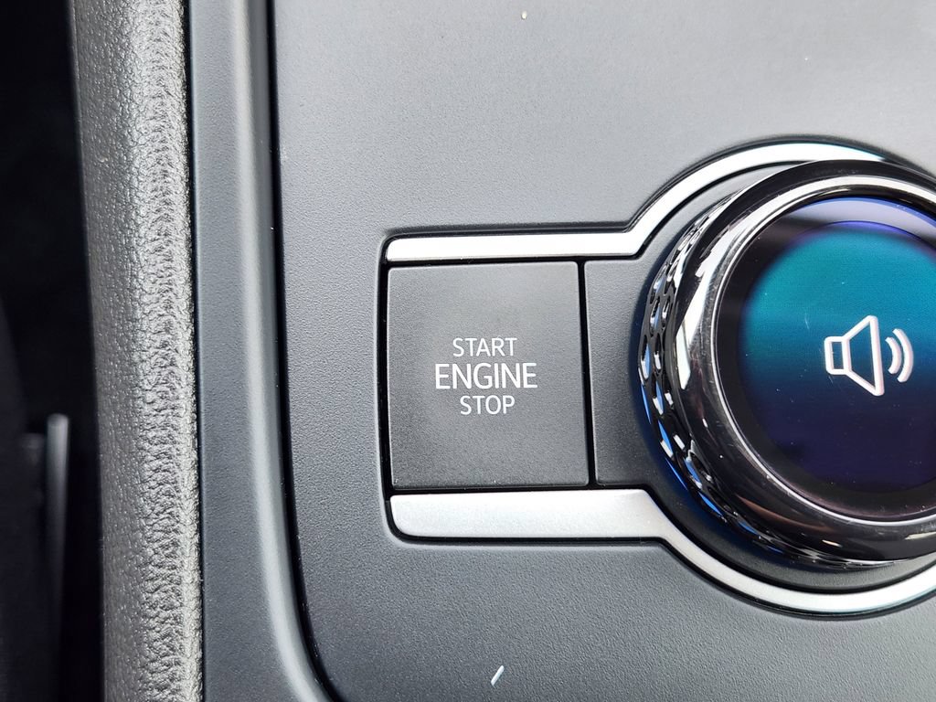 Certified 2025 Volkswagen Tiguan S AWD/4WD image 18