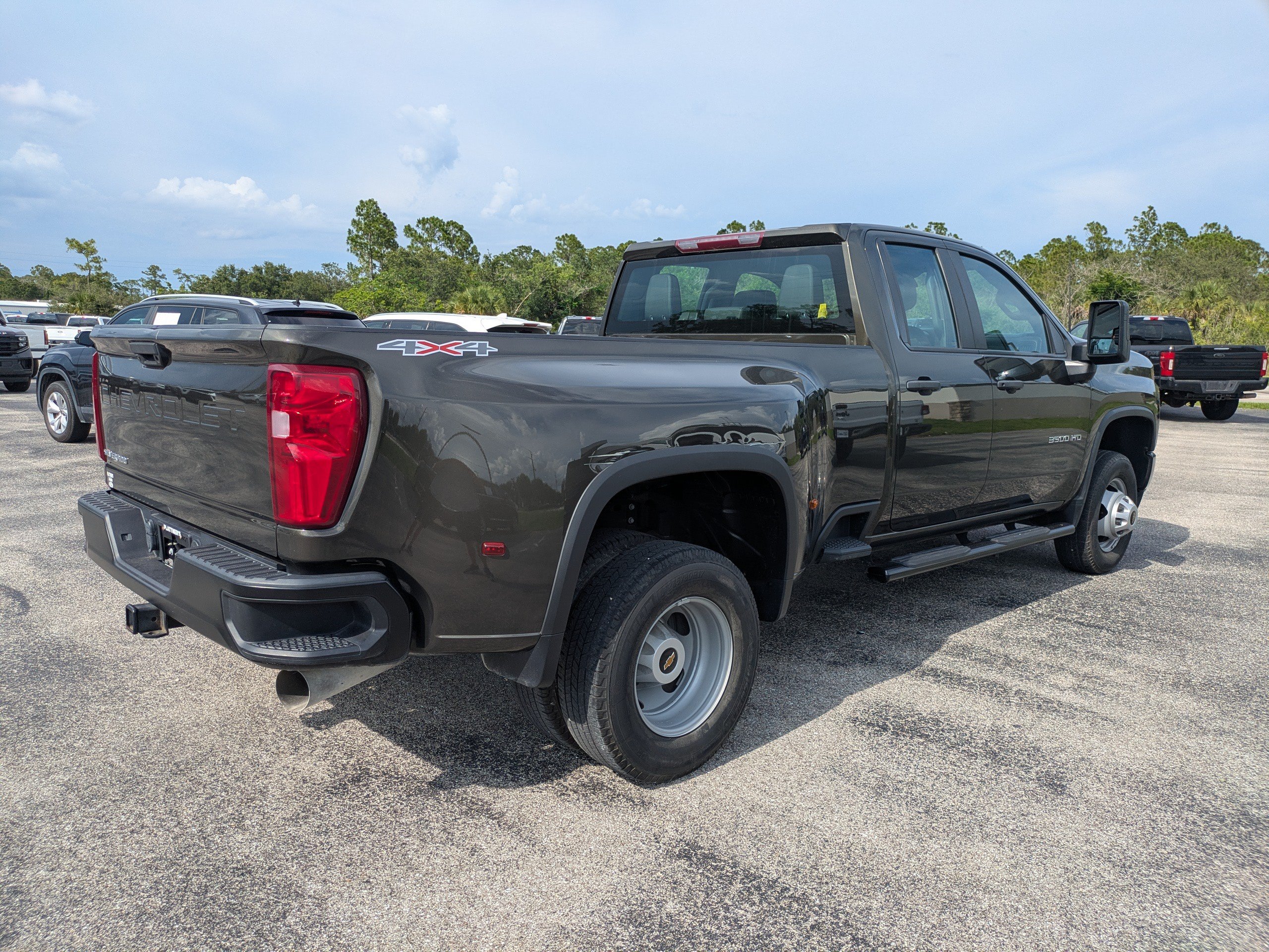 Used 2022 Chevrolet Silverado 3500 W/T AWD/4WD image 4
