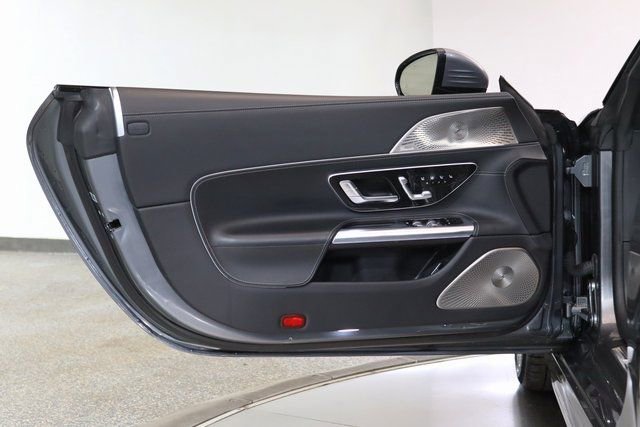 Used 2023 Mercedes-Benz SL 55 AMG 4MATIC image 17