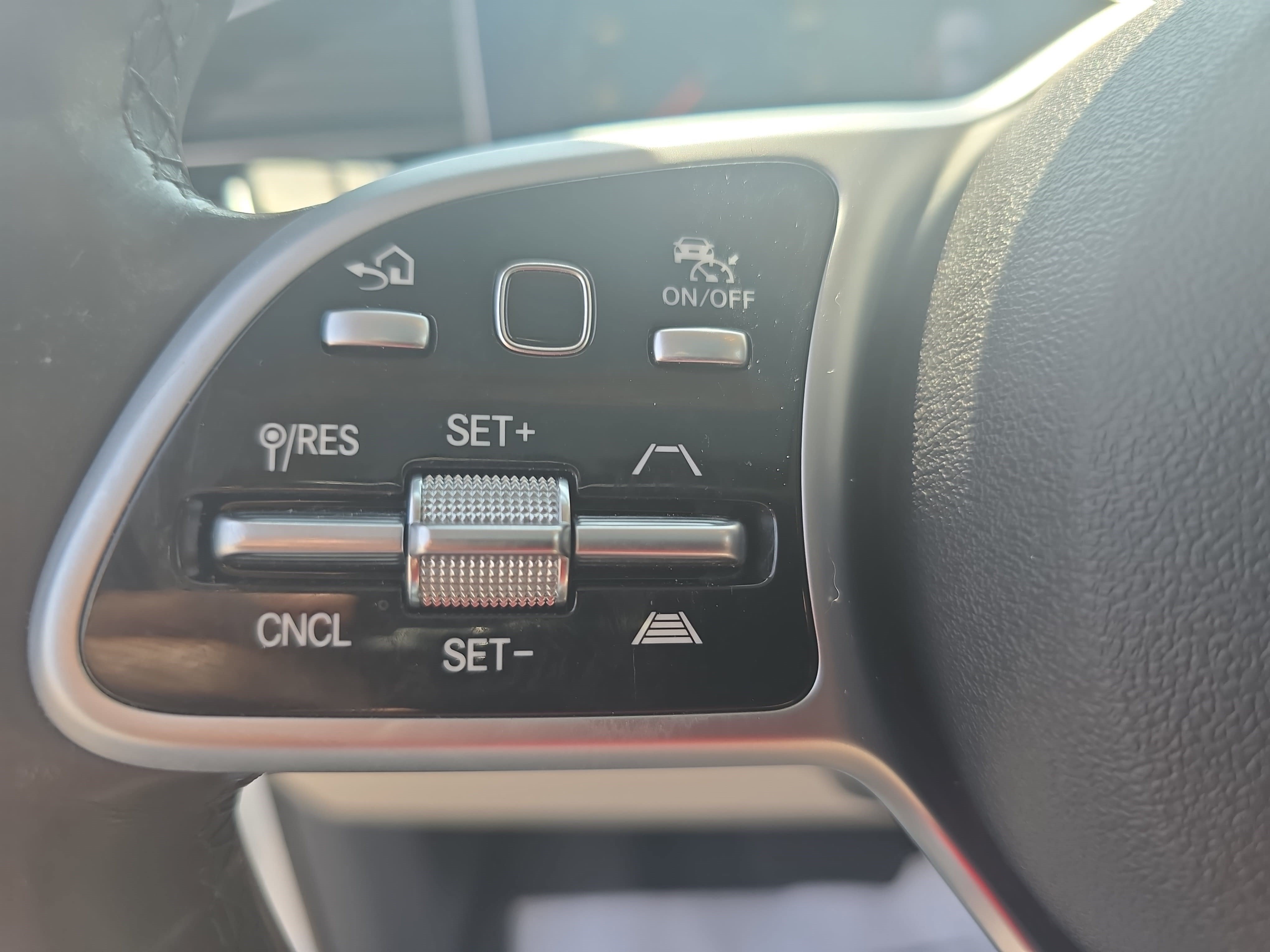 Used 2020 Mercedes-Benz GLE 350 4MATIC image 16