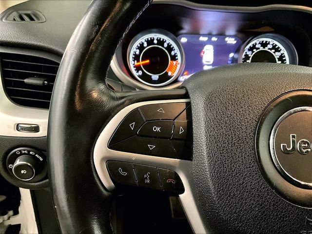 Used 2015 Jeep Cherokee Trailhawk w/ Leather Interior Group AWD/4WD image 18