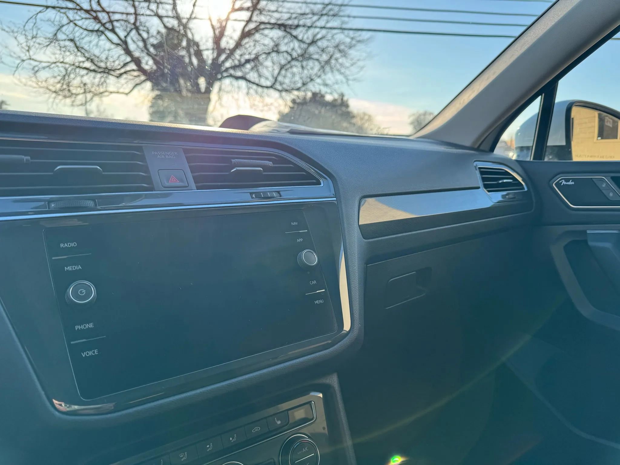 Used 2019 Volkswagen Tiguan SEL Premium w/ 3rd Row Seat Package image 23