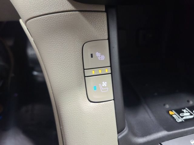 Used 2019 GMC Acadia Denali w/ LPO, Cargo Package AWD/4WD image 33