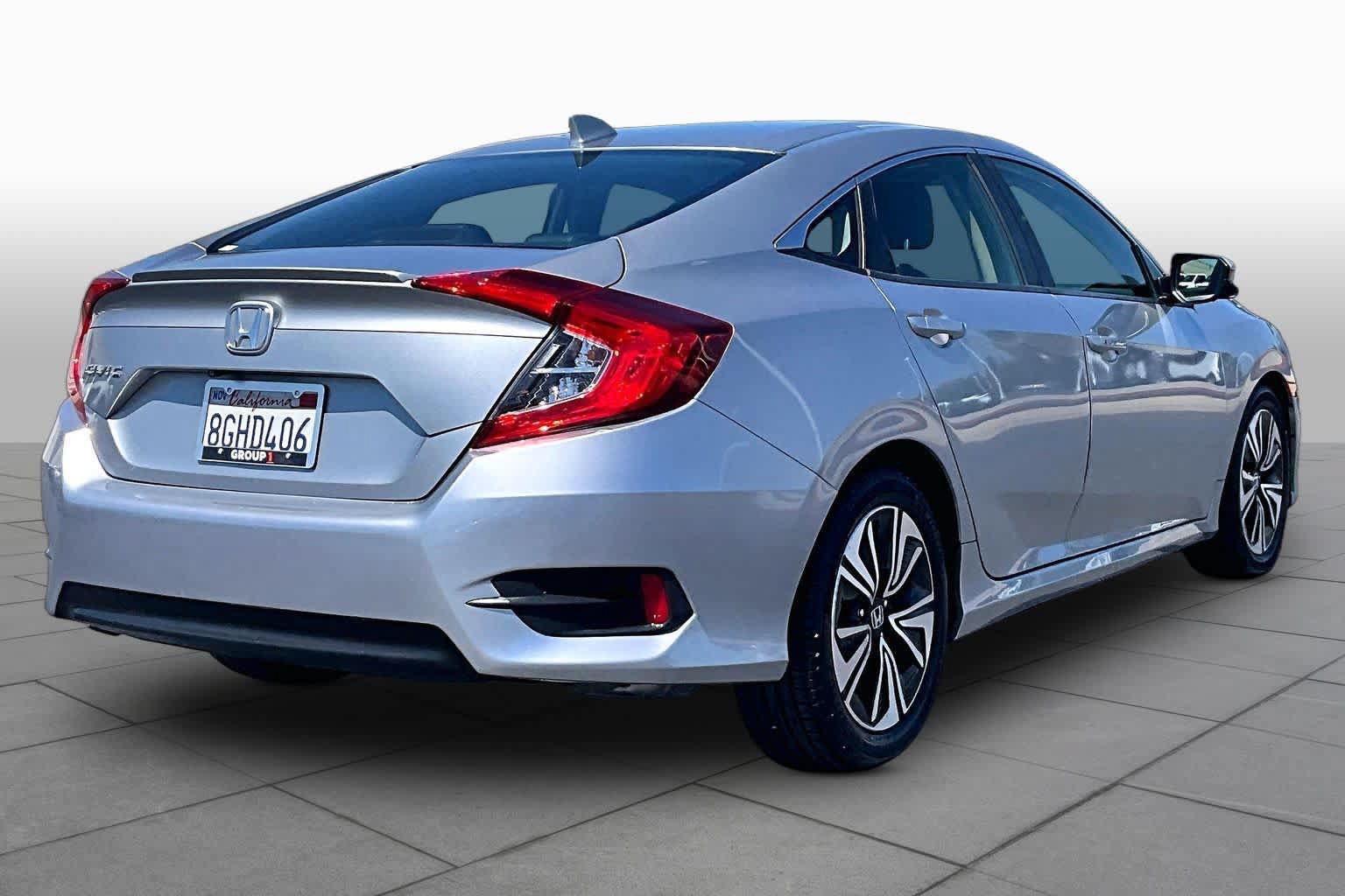 Used 2018 Honda Civic EX-L image 12