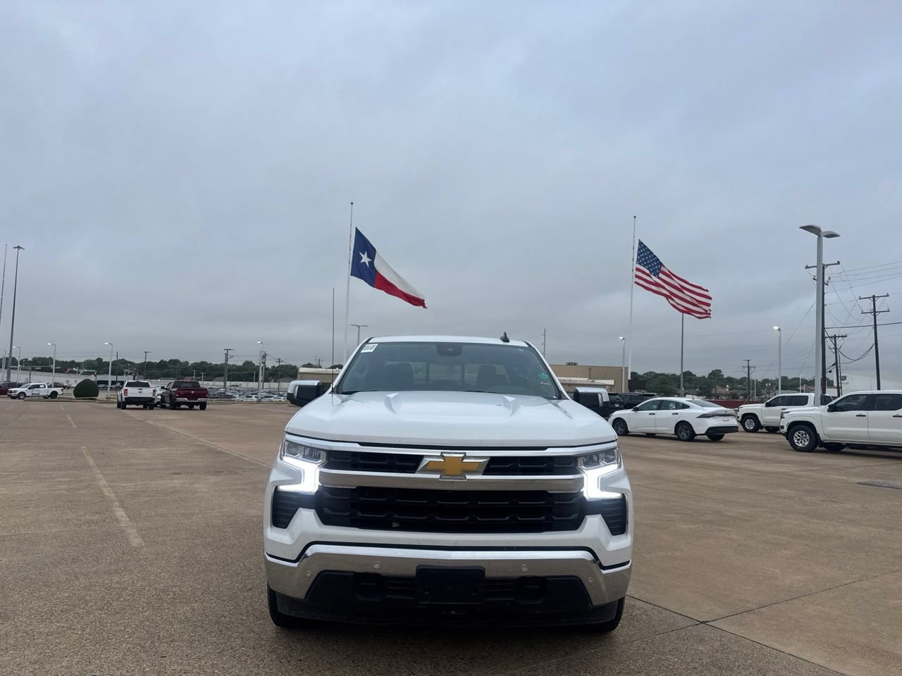 Used 2025 Chevrolet Silverado 1500 LT w/ Safety Package RWD image 5
