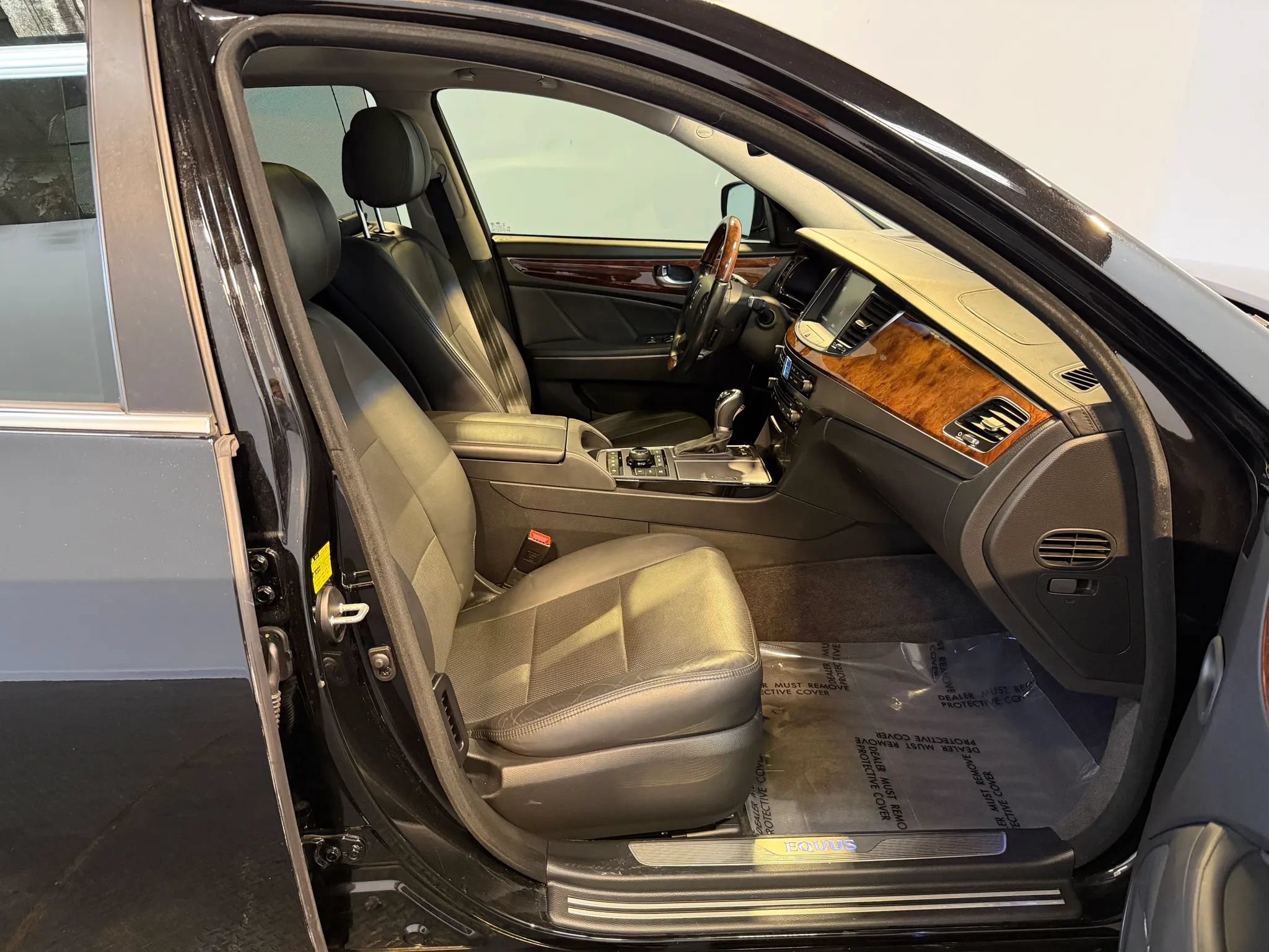 Used 2016 Hyundai Equus Ultimate RWD image 31