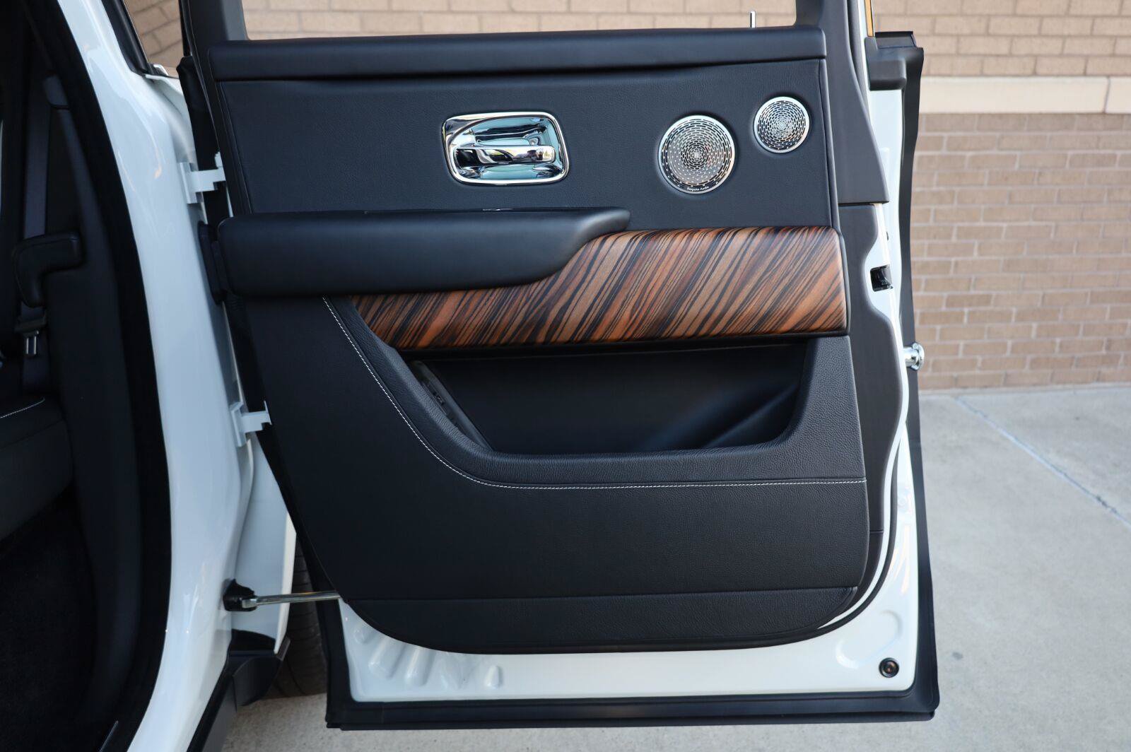Used 2019 Rolls-Royce Cullinan AWD/4WD image 30