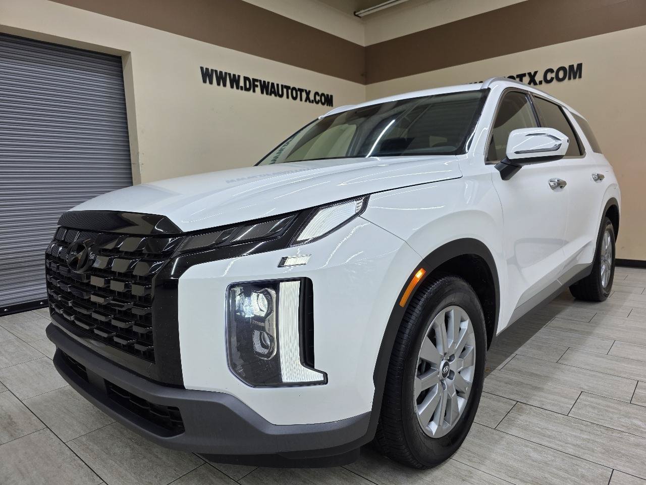 Used 2025 Hyundai Palisade SEL FWD image 2