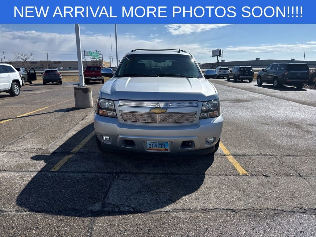 Used 2013 Chevrolet Avalanche LTZ AWD/4WD image 2