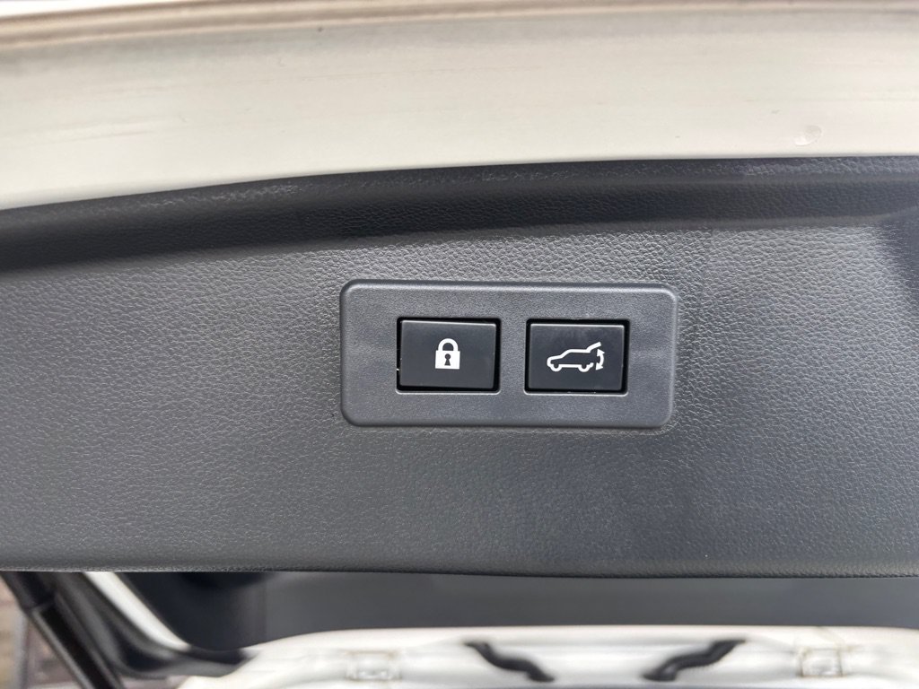 Used 2020 Subaru Outback Touring XT AWD/4WD image 34