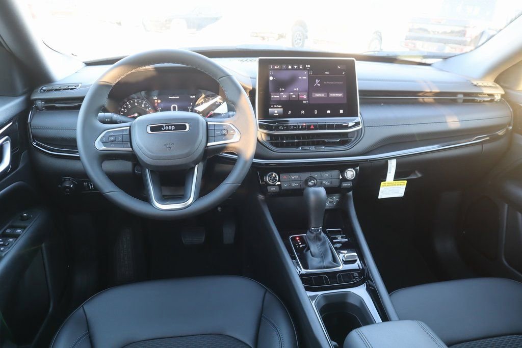 New 2026 Jeep Compass Latitude image 2