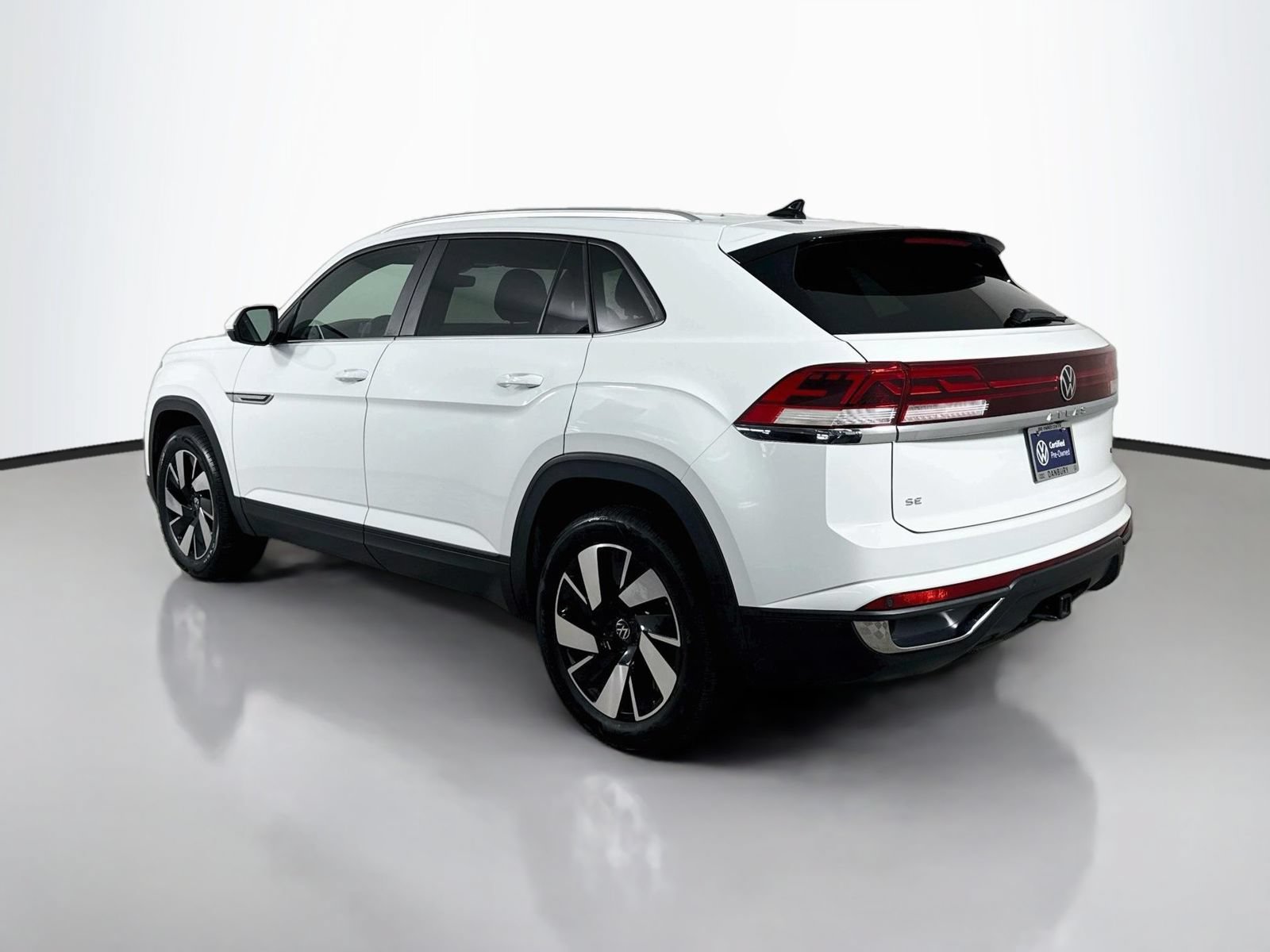Certified 2024 Volkswagen Atlas Cross Sport SE AWD/4WD image 3